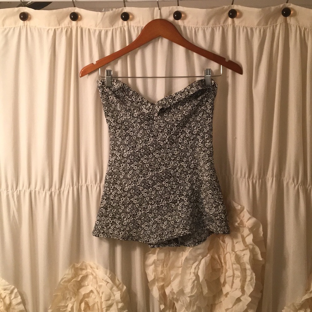 Some Odd Rubies black and white floral - back zip